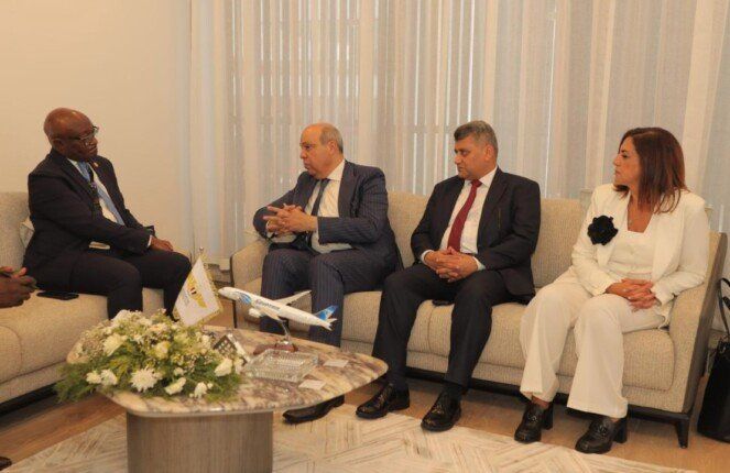مصر تعزز حضورها في الطيران الإفريقي.. مباحثات مع رئيس مفوضية الطيران المدني بالقارة