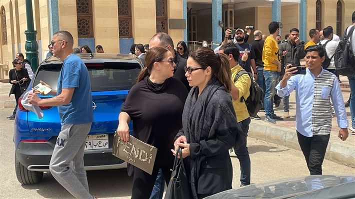 فرحة دينا الشربيني بمسلسلها مكملتش ووالدها توفي : البقاء لله
