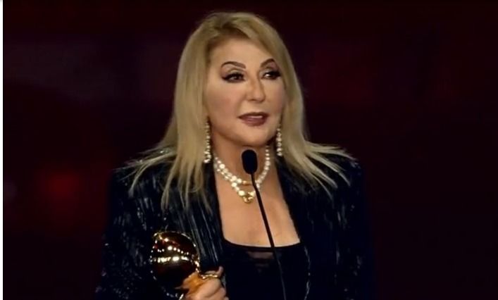 نادية الجندي عن قصة حياتها : محدش هيتحملها – فيديو