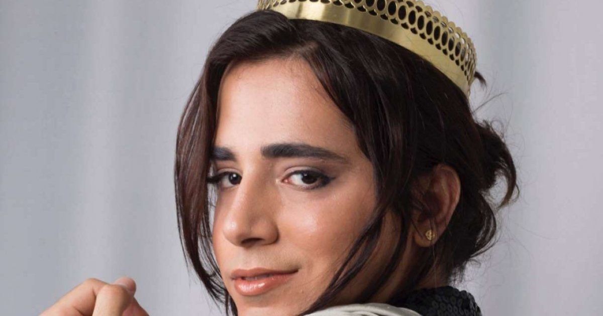 شاهد .. ظهور زوجة بدر خلف وهكذا فضحته أمام الجمهور..ردّة فعله تُحدث بلبلة-بالفيديو
