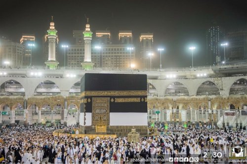هيئة شؤون الحرمين تحذر القادمين للعمرة من فعل هذا الأمر الشائع بجوار الكعبة المشرفة