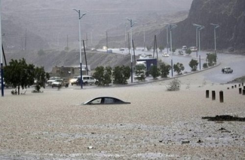 تبدء مساء اليوم الإثنين.. عاصفة أمطار غزيرة تضرب اليمن وتحذير أوروبي من خطورتها