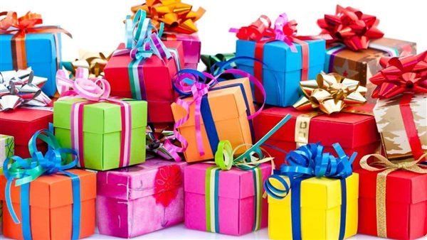 شاهد .. خبيرة الإتيكيت هالة العزب تكشف: إتيكيت تقديم الهدايا النقدية بين المسموح والممنوع