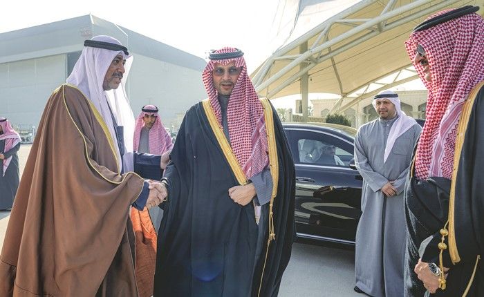 وزير الدولة عضو مجلس الوزراء السعودي غادر البلاد