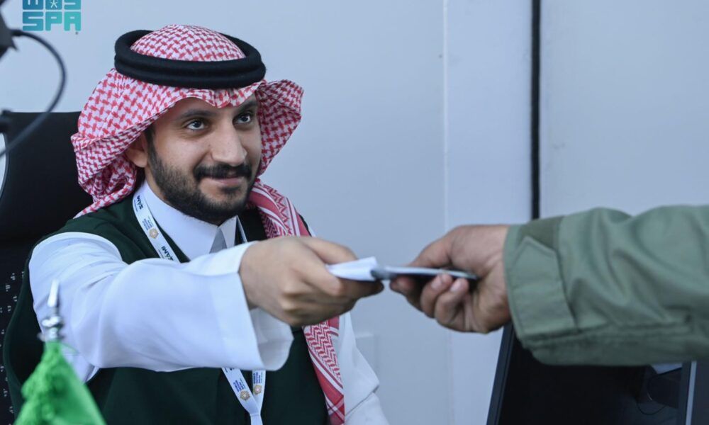 الجوازات تنهي إجراءات ضيوف معرض الدفاع العالمي 2026