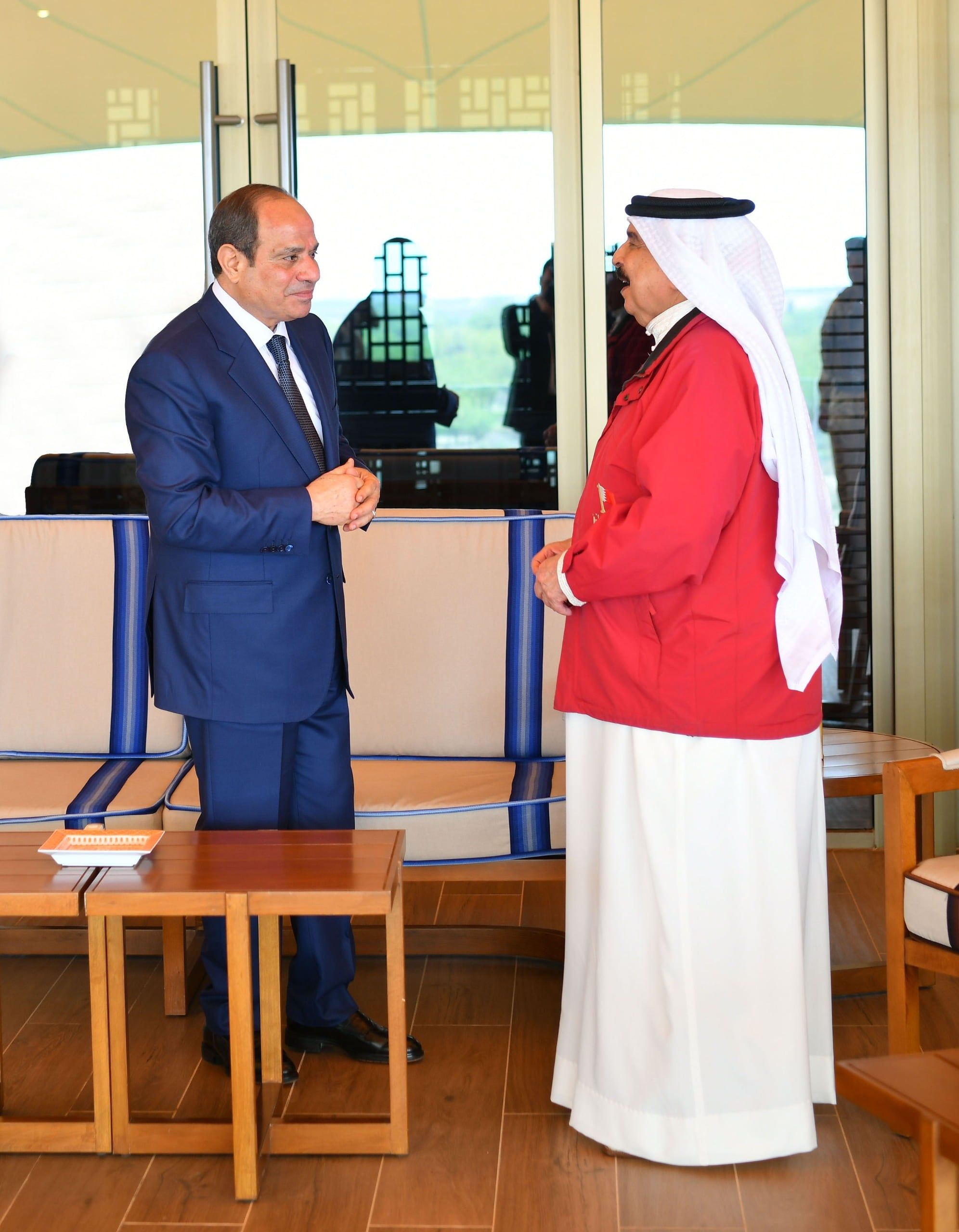 رسائل دعم مصرية قوية.. الرئيس السيسي يؤكد من المنامة وجدة أن أمن الخليج امتداد للأمن القومى المصري.. الرئيس يعقد مباحثات مع ملك البحرين وولي العهد السعودي.. ومصر تتحرك دبلوماسيًا لخفض التصعيد