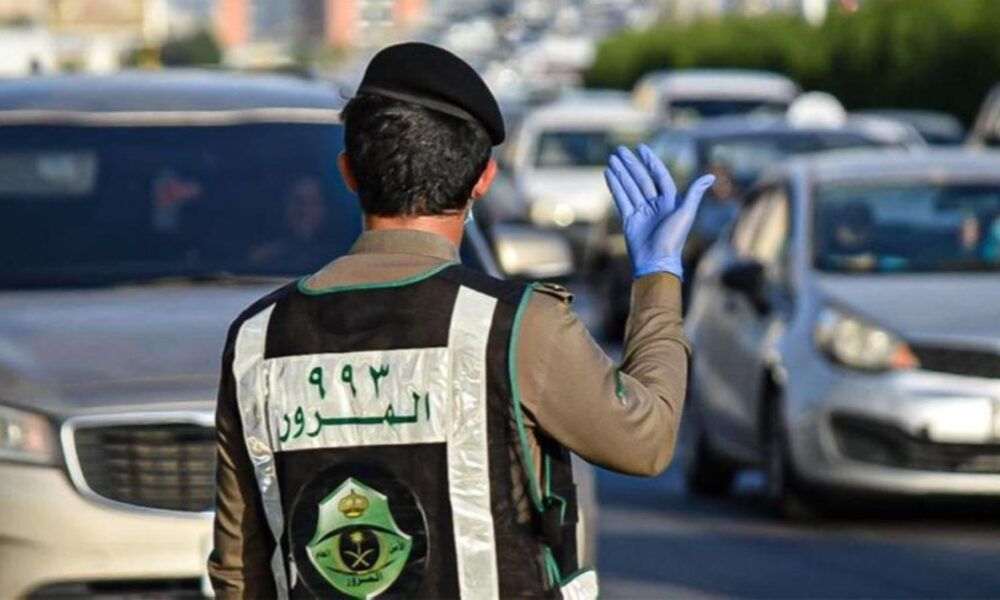 أهمية إشارات الالتفاف عند تغيير المسار | المرور السعودي