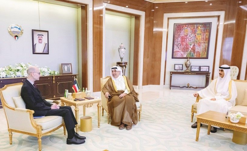 وزير الديوان الأميري ورئيس ديوان ولي العهد بحثا مع سفيري مالطا وماليزيا​ تعزيز العلاقات الثنائية