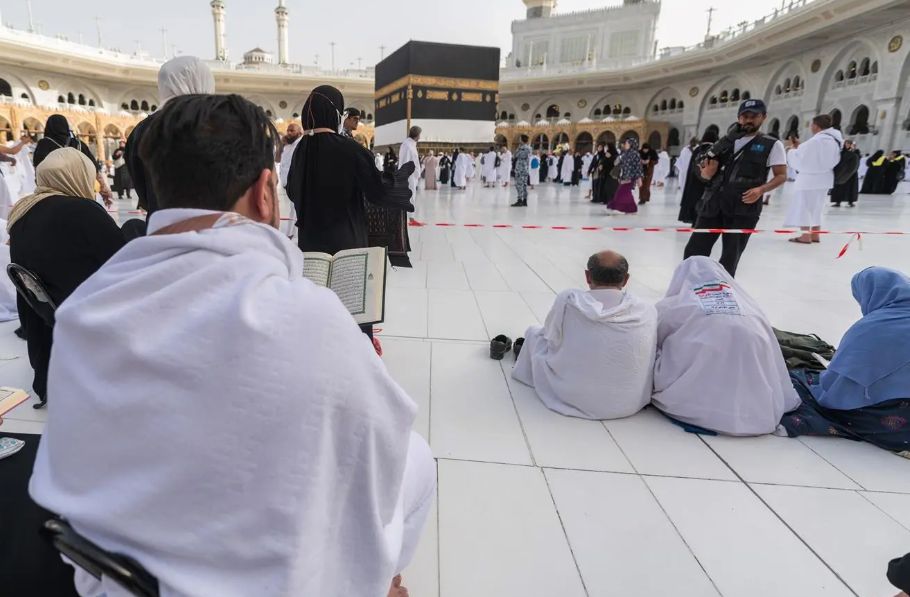 العالم هذا المساء.. السعودية تعلن جاهزيتها ليوم التروية واكتمال استعدادات تصعيد الحجاج لمشعر منى.. ترامب: الحصار على إيران قائم حتى التوصل لاتفاق.. أوكرانيا تدعو لانعقاد مجلس الأمن الدولي عقب هجوم روسي على كييف