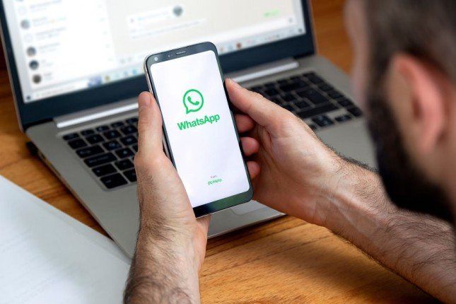 واتساب يطلق ميزة إدارة حسابات متعددة لمستخدمي