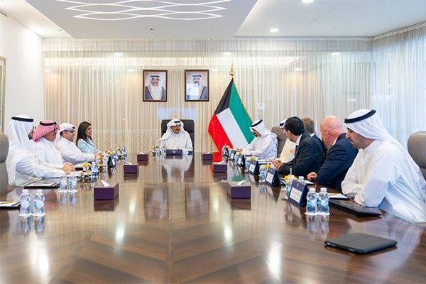 رئيس الوزراء: دفع مسيرة البلاد التنموية ترجمةً لرؤية صاحب السمو