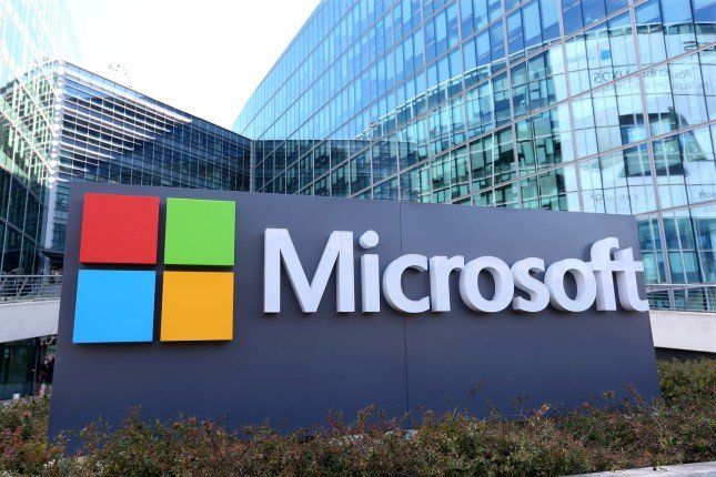 مايكروسوفت توقف إنتاج حواسب "Surface" لتعزيز قدرات الذكاء الاصطناعي