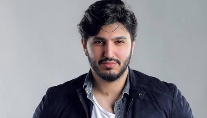 شاهد .. محمد فضل شاكر يوضح حقيقة الصور المتداولة لوالده: ليست حديثة وبعضها مولد بالذكاء الاصطناعي