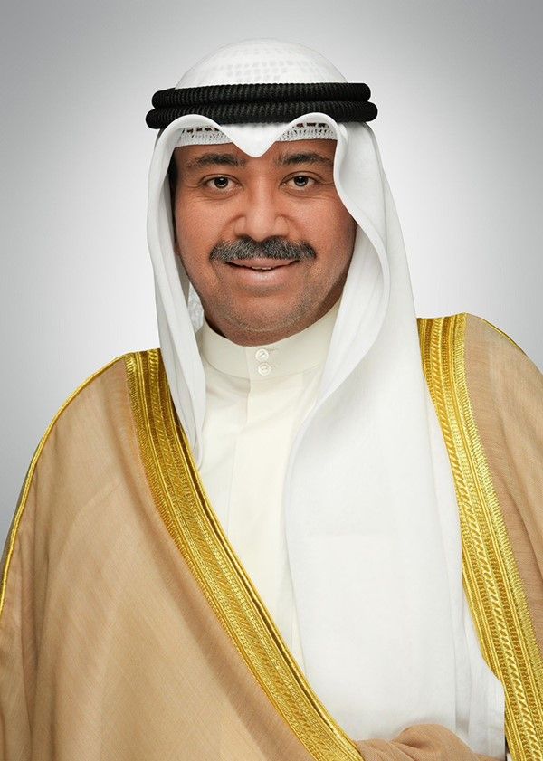 وزير الدفاع يهنئ نظيرته الفرنسية بالعيد الوطني