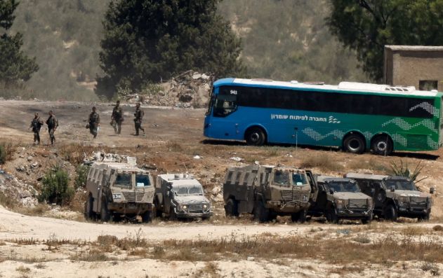 العالم هذا المساء.. ترامب يعلن وقف قصف إيران بطلب من الوسطاء.. المستوطنون يوسعون هجماتهم في الضفة الغربية وتحذيرات من انتفاضة فلسطينية.. بغداد تحقق في استهداف السعودية بطائرات مسيرة انطلاقا من الأراضي العراقية