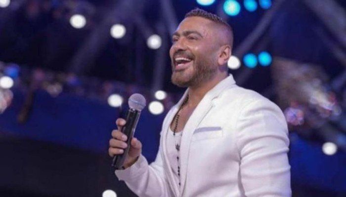 شاهد .. نفي شائعة وفاة والد تامر حسني.. والفنان يستعد لإحياء حفل «يلا ساحل» بالعلمين