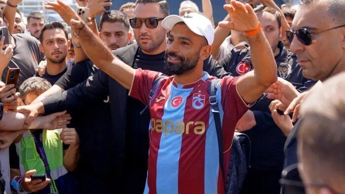 شاهد .. شعبية محمد صلاح على «إنستغرام» تفوق ناديه الجديد بـ36 مرة