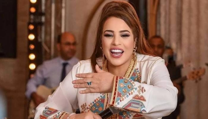 شاهد .. نجاة عتابو تتألق في مهرجان الحمامات.. ليلة مغربية على أنغام أشهر أغانيها