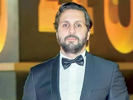 شاهد .. هشام ماجد يواصل نشاطه الفني بفيلمين جديدين.. «ملك الغابة» يجمعه بهنا الزاهد و"ولاد اللعيبة" أحدث الأعمال