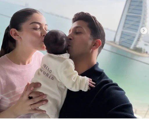 شاهد .. ليلى زاهر وهشام جمال يرزقان بمولودتهما الأولى ويطلقان عليها اسم إيلا