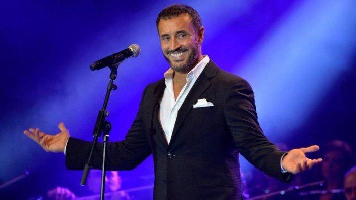 شاهد .. كاظم الساهر يفاجئ جمهوره ويطرح 7 أغنيات من كلماته وألحانه بألبوم "بلا عنوان"
