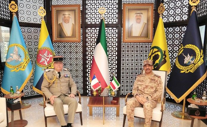 رئيس الأركان بحث مع الملحق العسكري الفرنسي تطوير التعاون والتمارين المشتركة