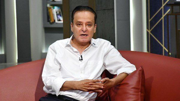 شاهد .. بعد غياب 14 عامًا.. يوسف معاطي يعود إلى السينما بمشروعين مع أحمد عز ومحمد هنيدي