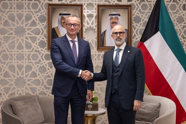 وزير الخارجية يبحث مع الممثل السامي لمجلس السلام في غزة جهود المجلس لتحقيق الأمن والاستقرار