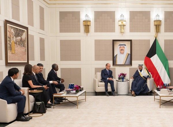 ممثل الأمير يبحث مع الرئيس التنفيذي لشركة بلاك روك سبل تعزيز التعاون