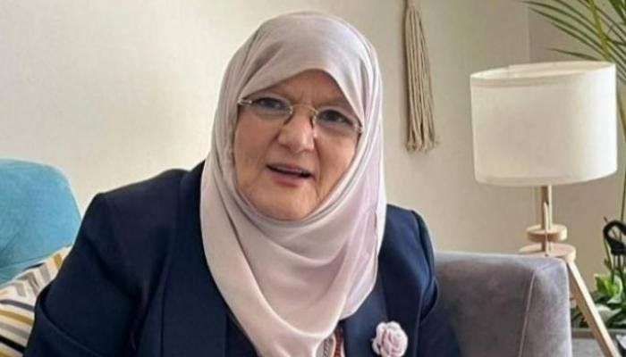 شاهد .. شمس البارودي تثير الجدل وشهيرة تدافع عنها: عشت في عوالم أخرى قبل حياتي الحالية