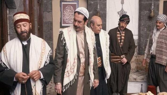 شاهد .. بعد 20 عامًا من ظهوره الأول.. «باب الحارة» يعود إلى الواجهة بطريقة غير متوقعة