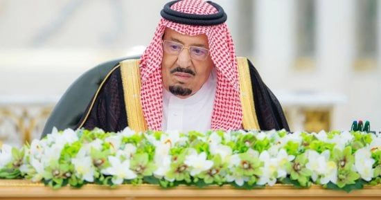 الملك سلمان يوجه بزيادة الحد الأدنى للأجر لـ6 آلاف ريال و500 زيادة بدل شهري
