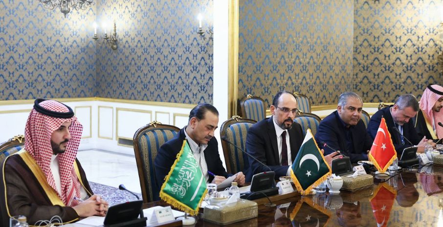العالم هذا المساء.. السعودية تدعو إيران إلى خفض التصعيد والتوصل لاتفاق ينهي الأزمة.. زيلينسكي يشكو انتظار شهر لموافقة أمريكا على مدها بصواريخ دفاعية.. بولسونارو يرفض الاعتراف بالهزيمة فى انتخابات رئاسة البرازيل