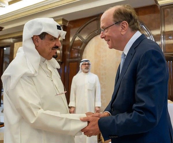 رئيس الوزراء يبحث مع الرئيس التنفيذي لـ«بلاك روك» سبل تطوير العلاقات التجارية والاستثمارية
