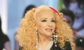 شاهد .. صباح بصورة نادرة مرتدية كروب توب مثير