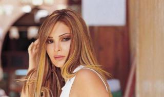 شاهد .. صورة نادرة لـ سوزان تميم قبل 26 عاماً.. وهؤلاء الفنانين كانوا برفقتها!