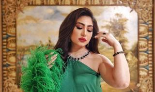 شاهد .. بوسي تلفت الأنظار بإطلالة كاجوال على المسرح في حفلها