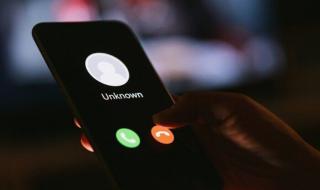 آيفون يواجه المكالمات المزعجة بذكاء.. كيف تعمل ميزة «فحص المكالمات» في iOS 26؟