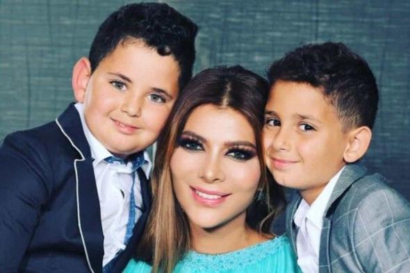 شاهد .. بكلمات من الحب.. أصالة تعايد توأمها علي و آدم في يوم ميلادهما