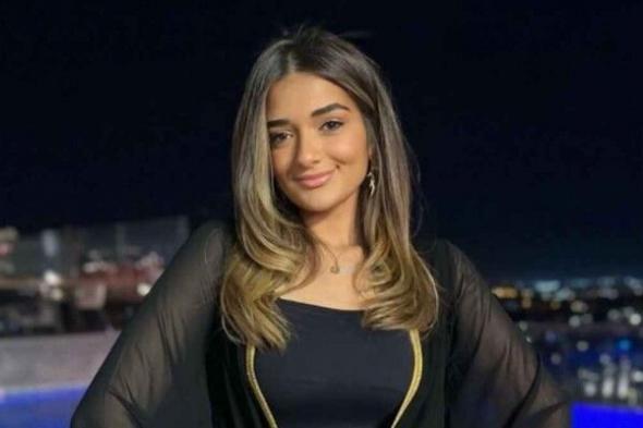 شاهد .. ملك أحمد زاهر بإطلالة لافتة وسط شوارع بيروت .. وهذا سعر بدلتها المميزة