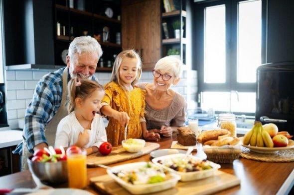 دراسة صينية: رعاية الأحفاد قد تقلل من خطر الخرف لدى كبار السن