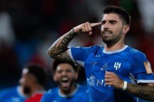 الهلال يتقدم على الرائد بهدف نظيف فى الشوط الأول بكأس خادم الحرمين